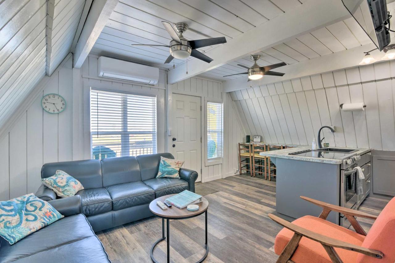 A-Frame Home With Deck - 2 Blocks To Surfside Beach! エクステリア 写真