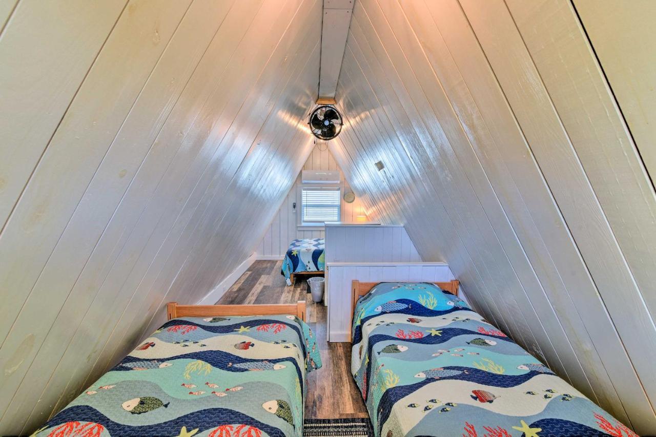 A-Frame Home With Deck - 2 Blocks To Surfside Beach! エクステリア 写真